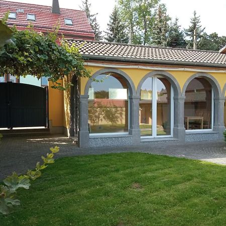 Haus Toskana, Kleines Ferienhaus Im Toskanagarten Bad Sulza Bagian luar foto