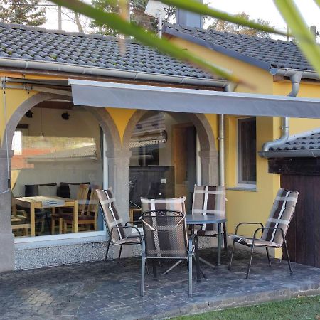 Haus Toskana, Kleines Ferienhaus Im Toskanagarten Bad Sulza Bagian luar foto